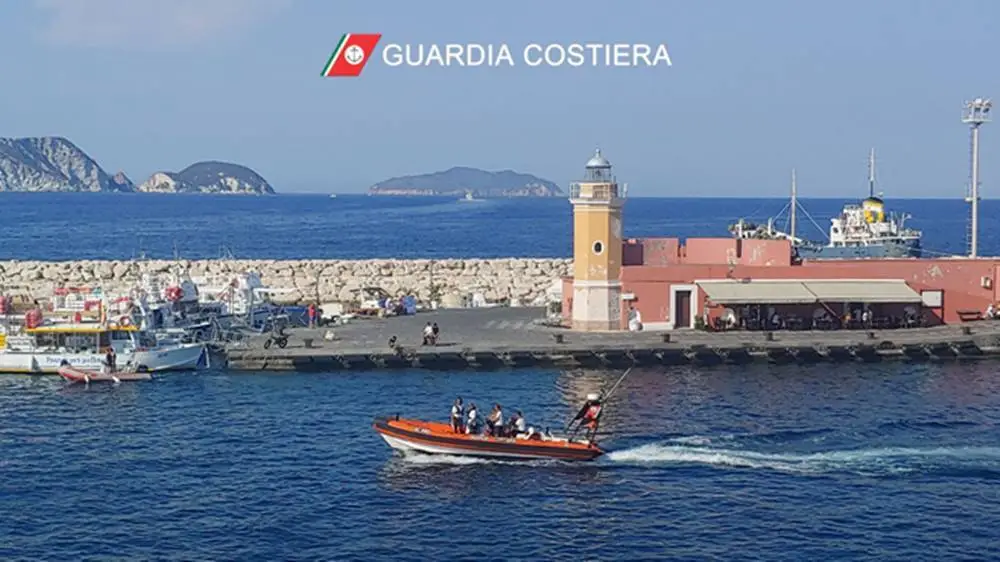 Rischiano di essere travolti da una barca: paura per due sub a Ponza