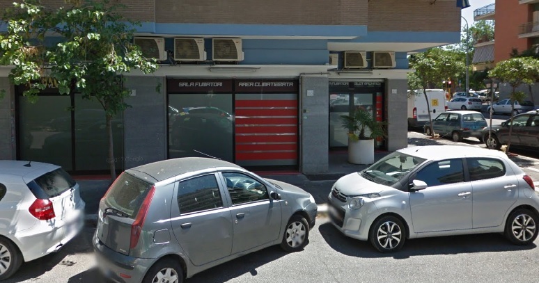 Il locale di via Carlo del Greco 69 nel quale ha sede la "New M&F srl" sottoposta a sequestro