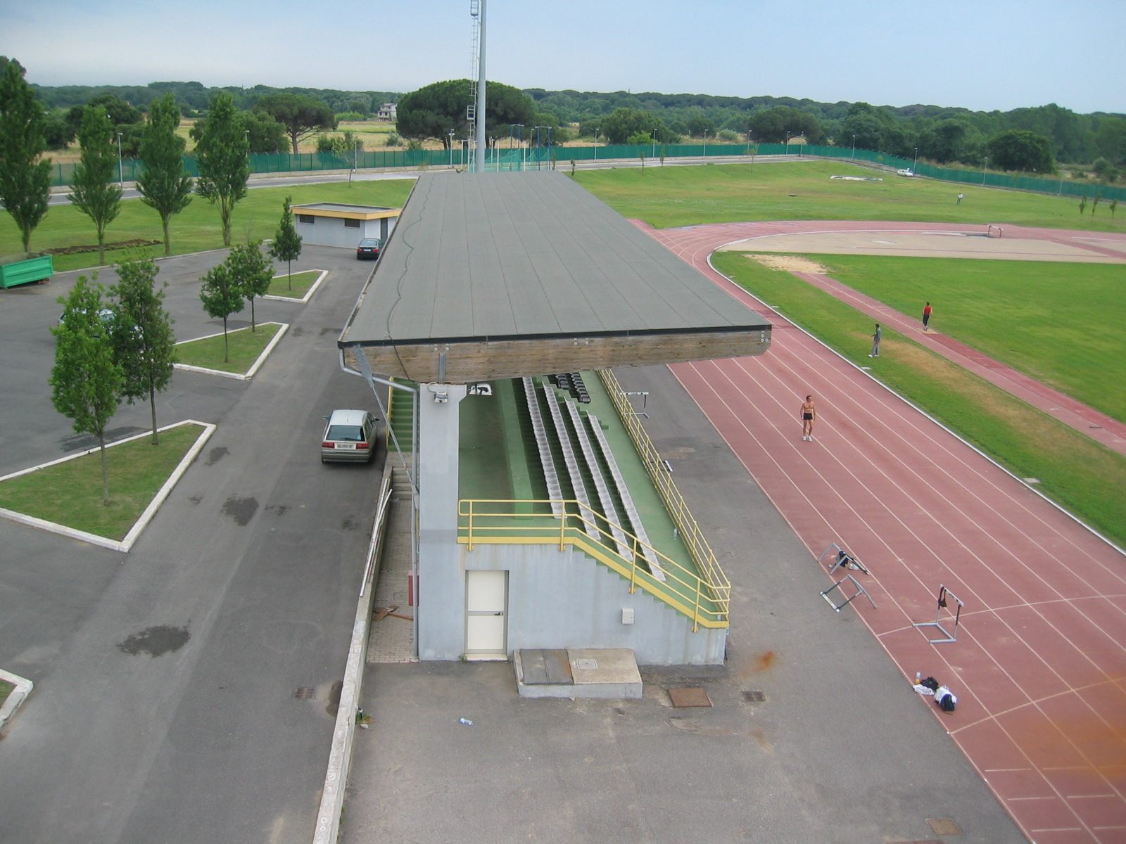 La tribuna al servizio della pista a 8 corsie del Centro sportivo dell'Infernetto