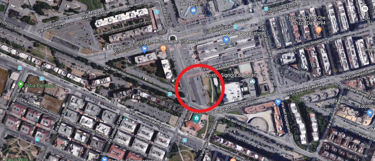 Nel cerchio rosso l'aera nella quale sorgerà lo skatepark di Ostia. In apertura lo skatepark di Ponte Nuovo a Ravenna della Lotti & Partners