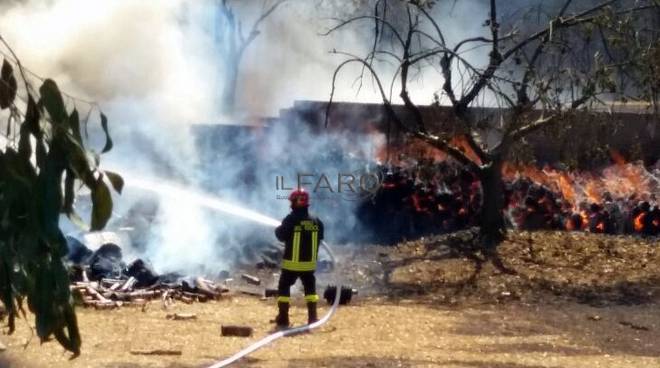 I vigili del fuoco di Ostia sono stati i coraggiosi soccorritori intervenuti negli incendi delle pinete