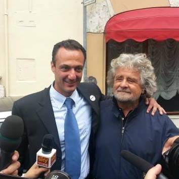Marcello De Vito con Beppe Grillo in una foto pubblicata sul suo profilo facebook