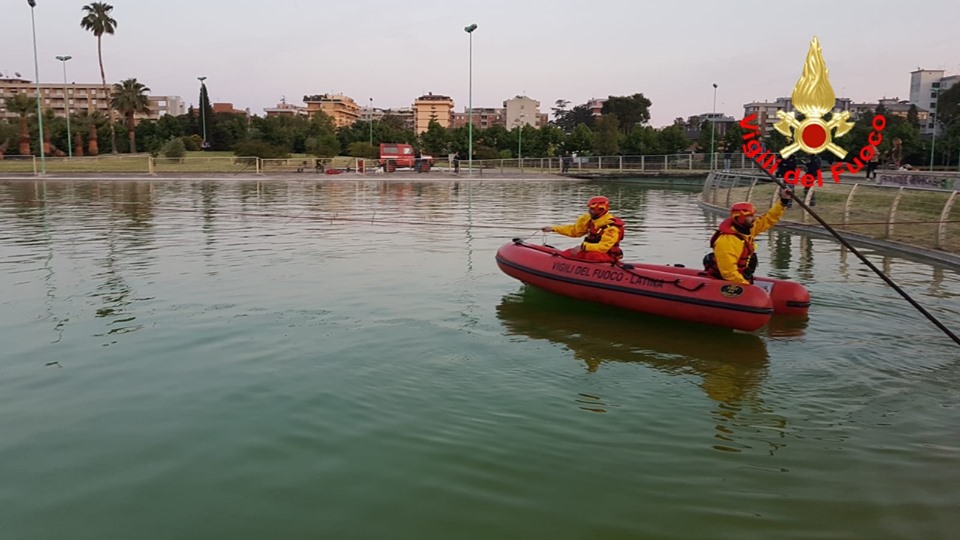 Tragedia a Latina, ragazzo annega nel lago del parco di San Marco