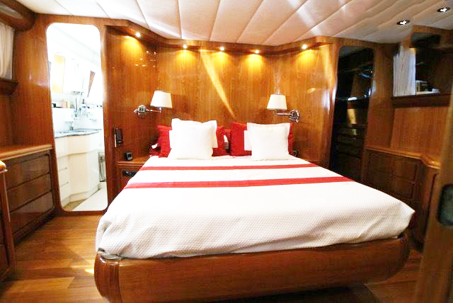diamond-boat-suite-in-barca-fiumicino