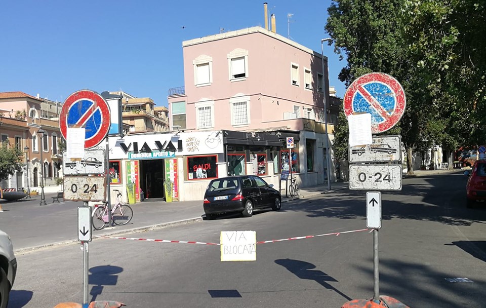 Strade vietate e parcheggi spariti al Centro di Ostia