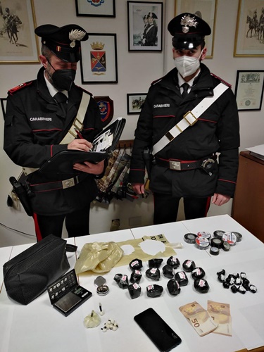 droga sequestrata dai carabinieri