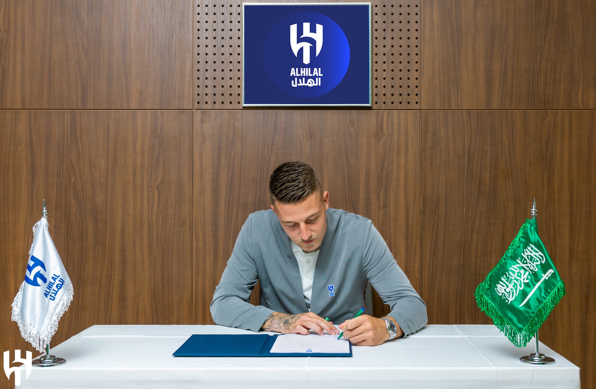 Milinkovic-Savic firma il contratto