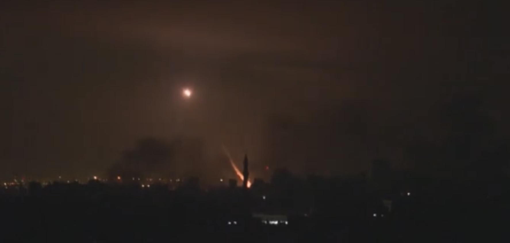 Israele attacca, Gaza invasa dai tank