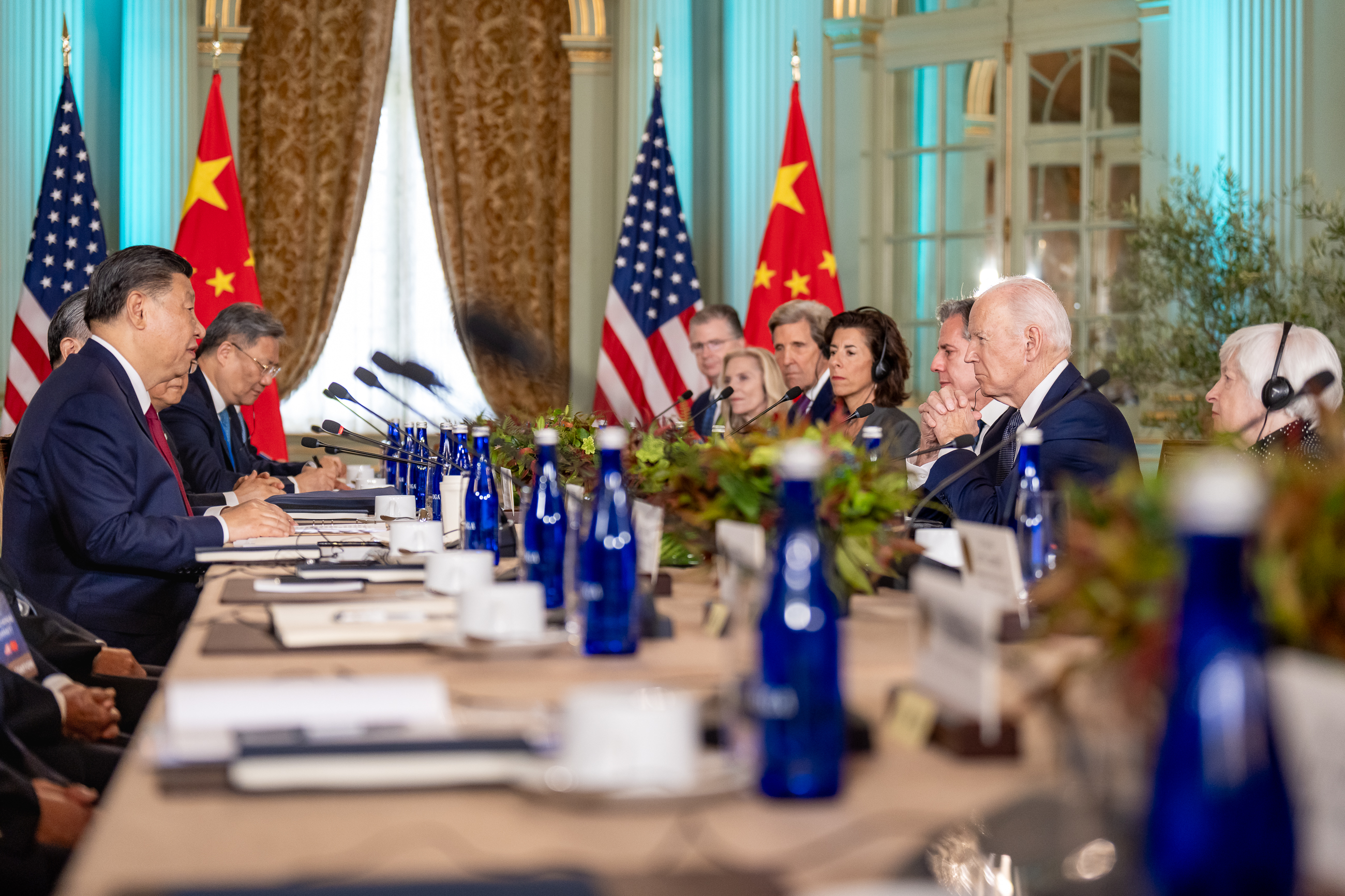 Biden-Xi, vertice con le delegazioni